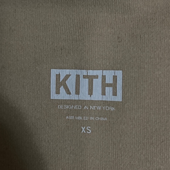 Kith Cream Shorts - Picture 2 of 3